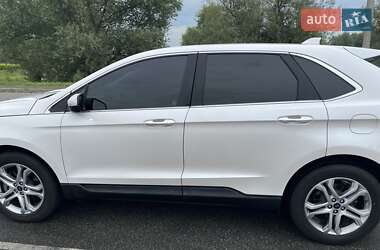 Внедорожник / Кроссовер Ford Edge 2017 в 