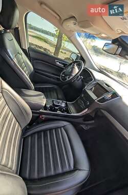 Внедорожник / Кроссовер Ford Edge 2018 в 