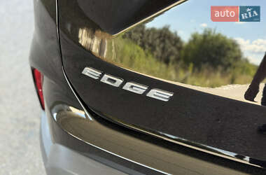 Внедорожник / Кроссовер Ford Edge 2019 в 