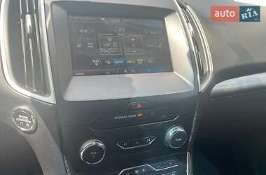 Внедорожник / Кроссовер Ford Edge 2015 в 