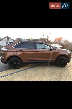 Внедорожник / Кроссовер Ford Edge 2016 в 