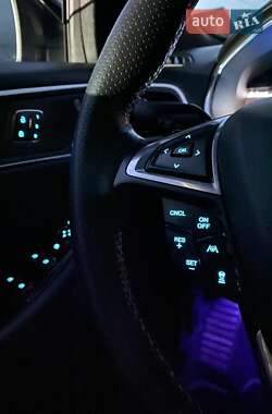 Внедорожник / Кроссовер Ford Edge 2019 в 