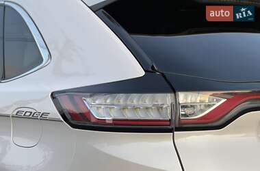 Внедорожник / Кроссовер Ford Edge 2016 в 