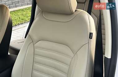 Внедорожник / Кроссовер Ford Edge 2016 в 