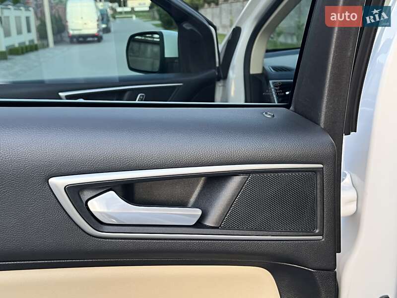 Внедорожник / Кроссовер Ford Edge 2016 в Ровно