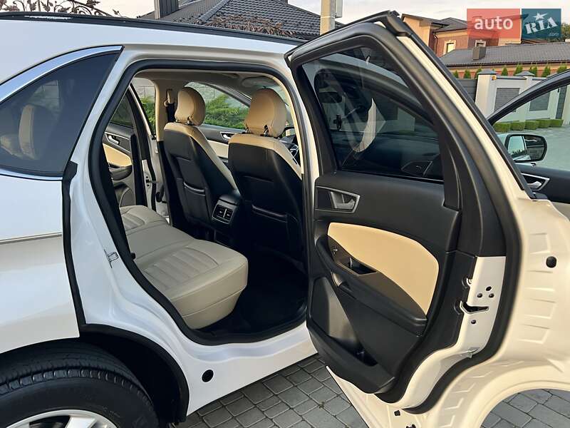 Внедорожник / Кроссовер Ford Edge 2016 в Ровно