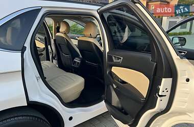 Внедорожник / Кроссовер Ford Edge 2016 в 