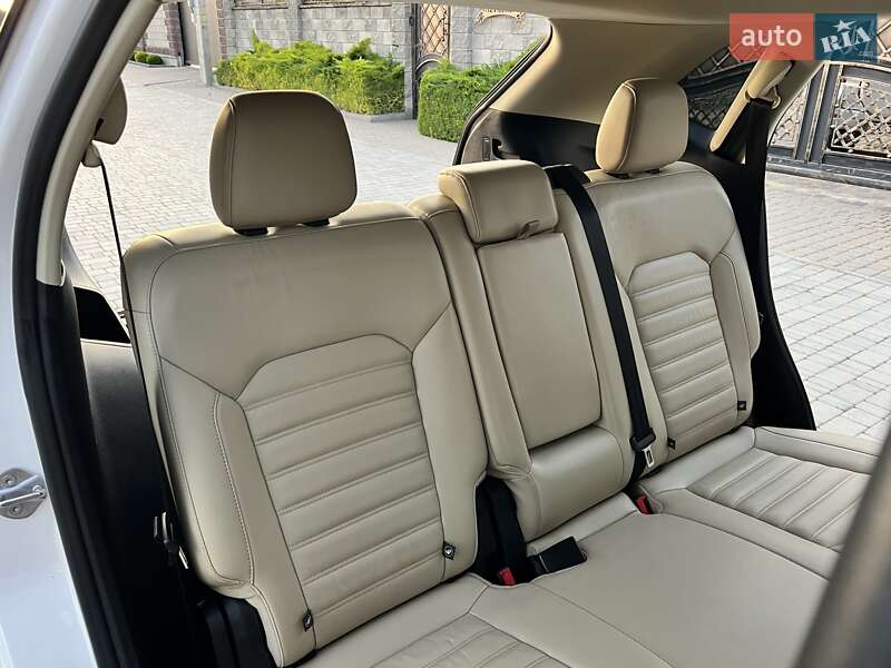 Внедорожник / Кроссовер Ford Edge 2016 в Ровно