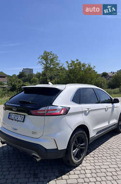 Внедорожник / Кроссовер Ford Edge 2019 в 
