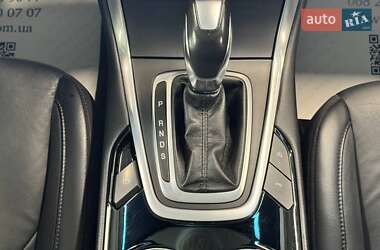 Внедорожник / Кроссовер Ford Edge 2018 в 