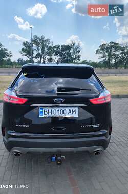 Внедорожник / Кроссовер Ford Edge 2019 в 