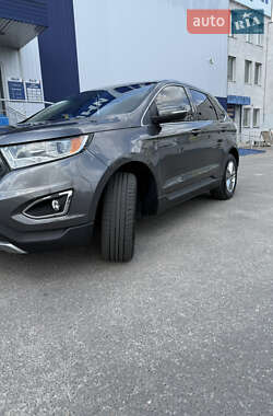 Внедорожник / Кроссовер Ford Edge 2017 в 