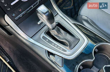 Внедорожник / Кроссовер Ford Edge 2015 в 