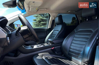 Внедорожник / Кроссовер Ford Edge 2019 в 