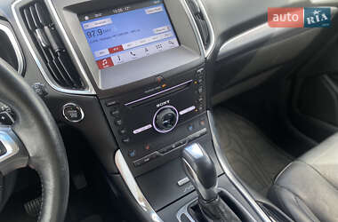 Внедорожник / Кроссовер Ford Edge 2016 в 