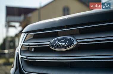 Внедорожник / Кроссовер Ford Edge 2018 в 