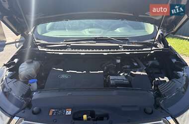 Внедорожник / Кроссовер Ford Edge 2015 в 
