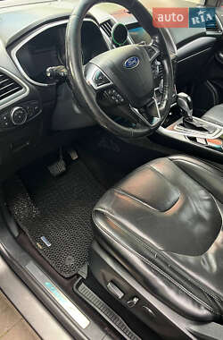 Внедорожник / Кроссовер Ford Edge 2017 в 