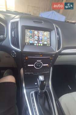Внедорожник / Кроссовер Ford Edge 2015 в 