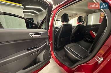Внедорожник / Кроссовер Ford Edge 2018 в 