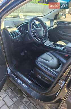 Внедорожник / Кроссовер Ford Edge 2019 в 