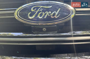 Внедорожник / Кроссовер Ford Edge 2015 в 