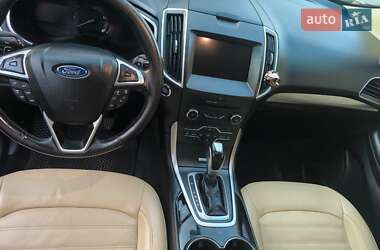 Внедорожник / Кроссовер Ford Edge 2017 в 