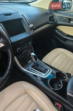 Внедорожник / Кроссовер Ford Edge 2017 в 