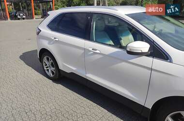 Внедорожник / Кроссовер Ford Edge 2016 в 