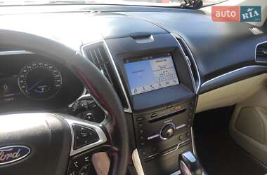 Внедорожник / Кроссовер Ford Edge 2016 в 