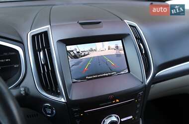 Внедорожник / Кроссовер Ford Edge 2018 в 