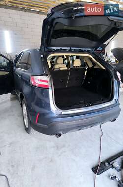 Внедорожник / Кроссовер Ford Edge 2018 в 