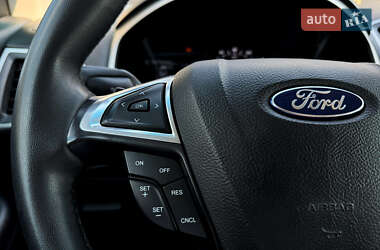 Внедорожник / Кроссовер Ford Edge 2016 в 