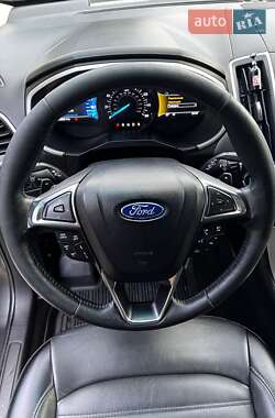 Внедорожник / Кроссовер Ford Edge 2018 в 