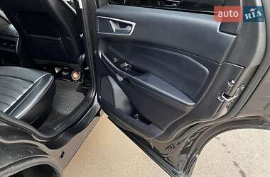 Внедорожник / Кроссовер Ford Edge 2018 в 