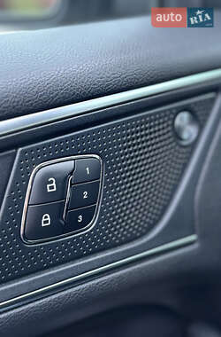 Внедорожник / Кроссовер Ford Edge 2019 в 