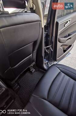 Внедорожник / Кроссовер Ford Edge 2018 в 