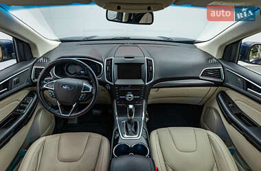 Внедорожник / Кроссовер Ford Edge 2017 в 