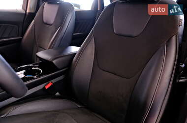 Внедорожник / Кроссовер Ford Edge 2016 в 