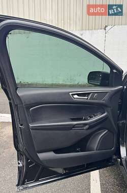 Позашляховик / Кросовер Ford Edge 2015 в 