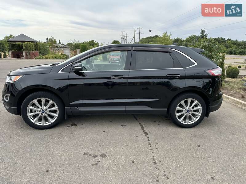 Внедорожник / Кроссовер Ford Edge 2017 в 