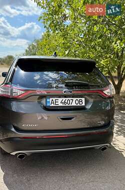 Позашляховик / Кросовер Ford Edge 2015 в 