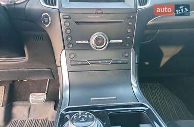 Внедорожник / Кроссовер Ford Edge 2018 в 