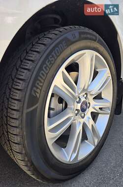 Позашляховик / Кросовер Ford Edge 2023 в 