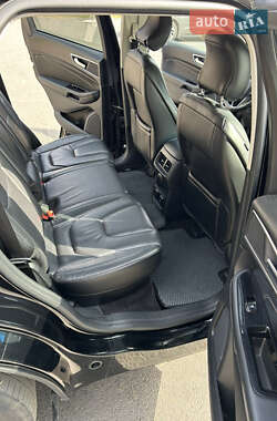 Внедорожник / Кроссовер Ford Edge 2016 в 
