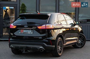 Позашляховик / Кросовер Ford Edge 2019 в 