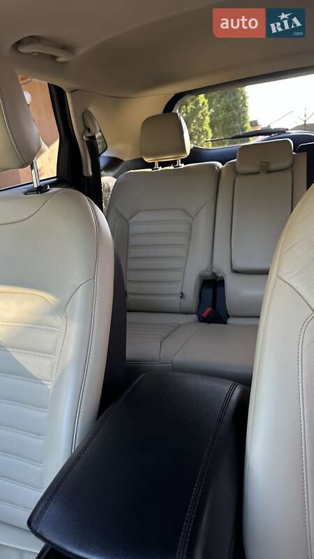 Внедорожник / Кроссовер Ford Edge 2015 в Берегово