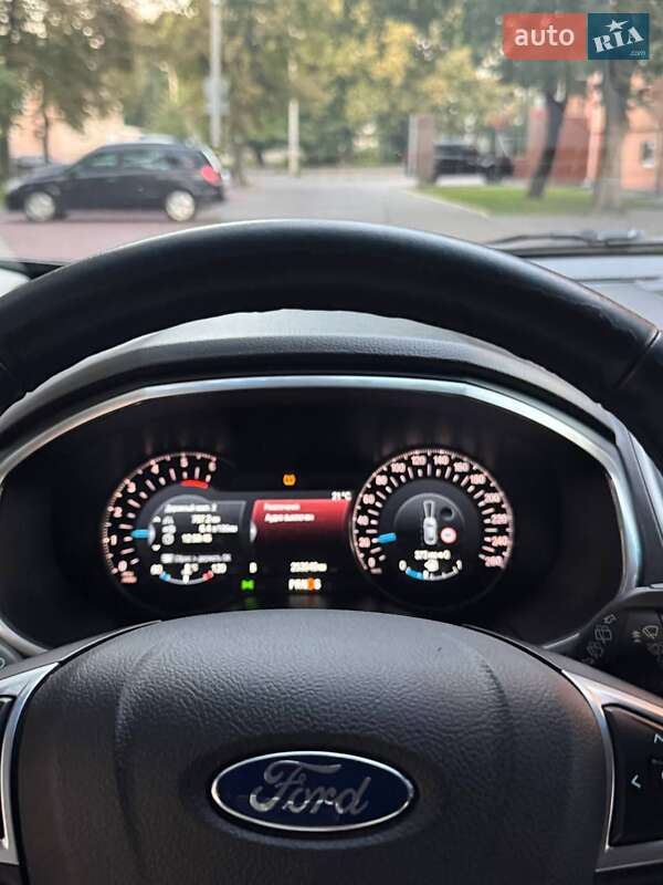 Внедорожник / Кроссовер Ford Edge 2016 в Кременчуге