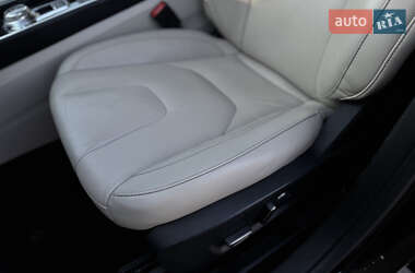 Внедорожник / Кроссовер Ford Edge 2019 в 