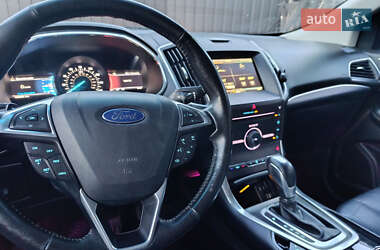 Внедорожник / Кроссовер Ford Edge 2015 в 